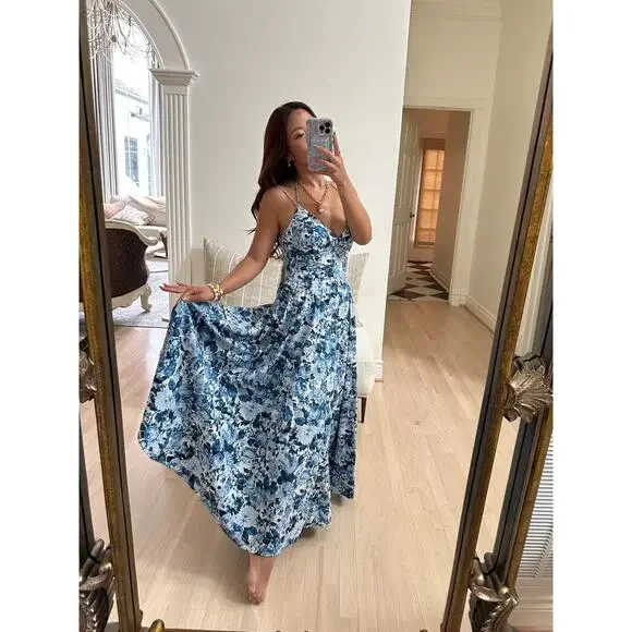 ABERCROMBIE & FITCH Strappy Plunge Maxi Dress Blue White Size Small EUC Maxi ABERCROMBIE & FITCH Strappy Plunge Maxi Dress Blue White Size Small EUC Maxi
